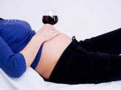 Alcol in gravidanza: i possibili danni sul feto