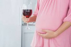 SIGO: sei donne su dieci sono a conoscenza dei rischi che corre il feto se si assume alcol durante la gravidanza
