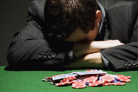 Ludopatia, Codacons: 17 mln di giocatori d’azzardo in Italia, 14,6% a rischio dipendenza