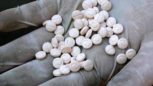 Ecstasy e anfetamine: gli effetti delle droghe sintetiche sull’organismo
