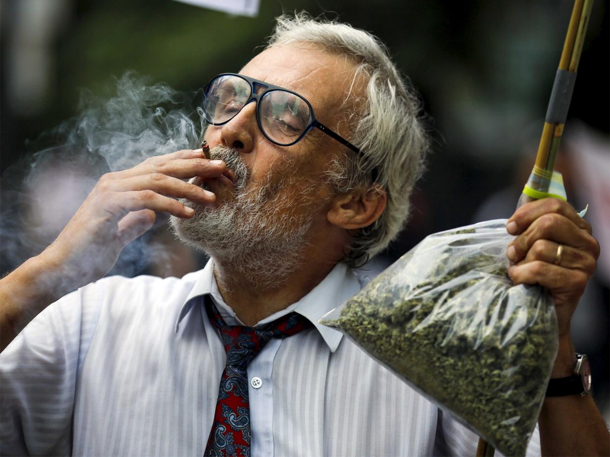 Regular cannabis use could damage eyesight, study suggests