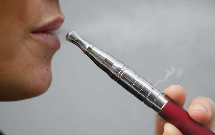 sigaretta elettronica fa meno male del tabacco, ma è allarme DRIPPING