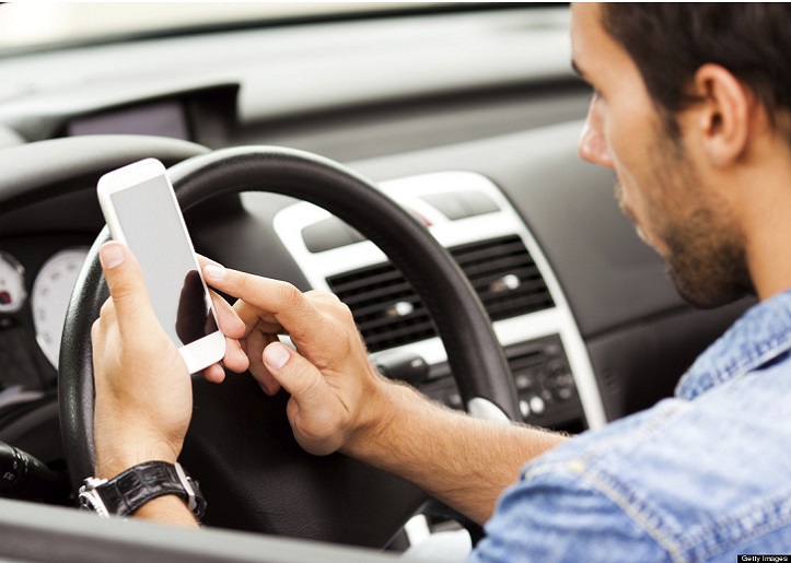 Uso del cellulare alla guida: più rischi dell’alcol, campagna nazionale Asaps