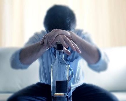 Effetti a lungo termine dell’alcolismo e iperidrosi