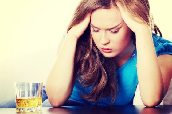 Nature Communications: studio conferma l'azione antidepressiva dell'alcol