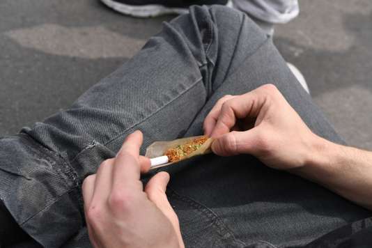 Francia: meno tabacco, alcool e cannabis tra i giovani di 17 anni