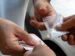 Allarme Fentanyl: la droga che ha provocato migliaia di morti negli USA potrebbe invadere l’Europa