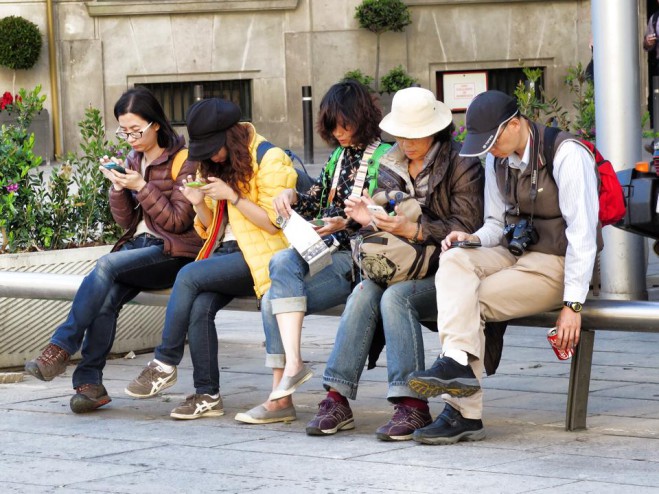 Adolescenti iperconnessi, rischi dipendenza