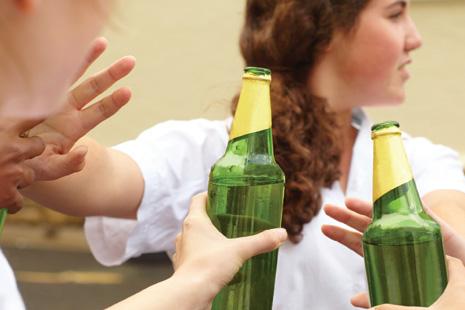 Brescia: alcol tra teenager, 70mila opuscoli per contrastarne l'abuso
