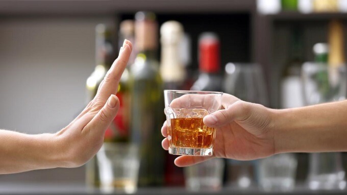 Alcol e adolescenti, consumo in diminuzione in Europa e USA