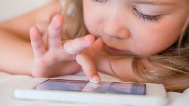Smartphone e tablet ai bambini: cosa sapere