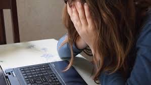 Web, una donna su 4 vittima di cyberbullismo