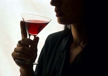 Alcolismo femminile: l'alcol non rispetta la parità tra sessi