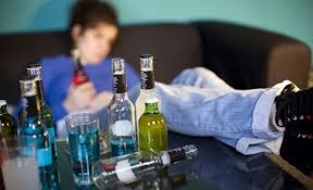 Alcol e obesità: danni sulla salute dei più giovani