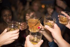 Binge drinking: studio sui rischi associati al fenomeno