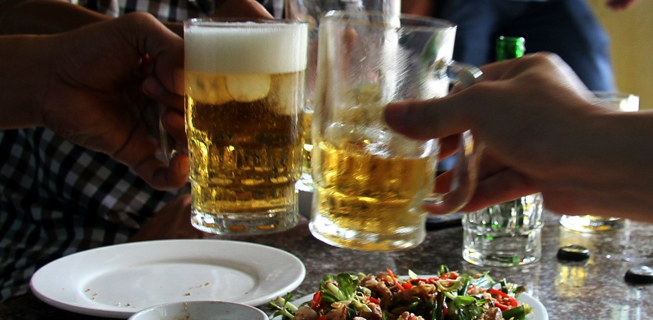 L’alcol stimola i neuroni responsabili dell’appetito