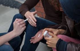 In preoccupante crescita il consumo di droghe tra i giovanissimi