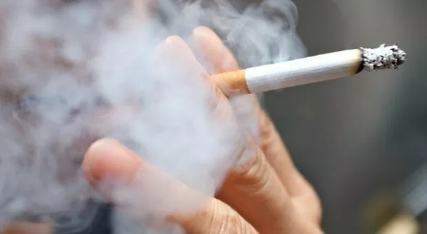 Fumo, gli italiani (81%) preferiscono la sigaretta a tabacco trinciato e E-cig