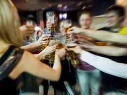 Alcol, qualche dritta per i più giovani: quello che devi sapere per non rischiare