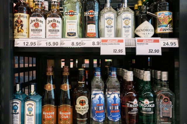 New England Journal of Medicine: studio chiede di aggiornare le etichette degli alcolici