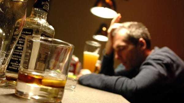 Allarme alcolismo: il consumo cresce