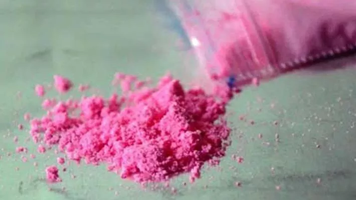 Cocaina rosa ed eroina, lo spaccio all’assalto dei giovani nella movida