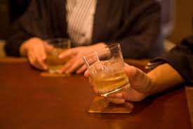 Alcol: l’abuso aumenta il rischio di Alzheimer e Parkinson