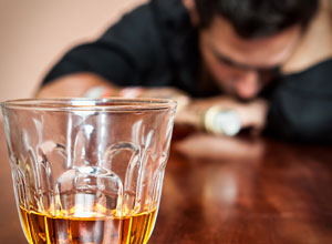 Alcolismo e violenza: il ruolo del pregiudizio