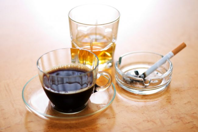 Fumo alcol e caffè stressano il cuore