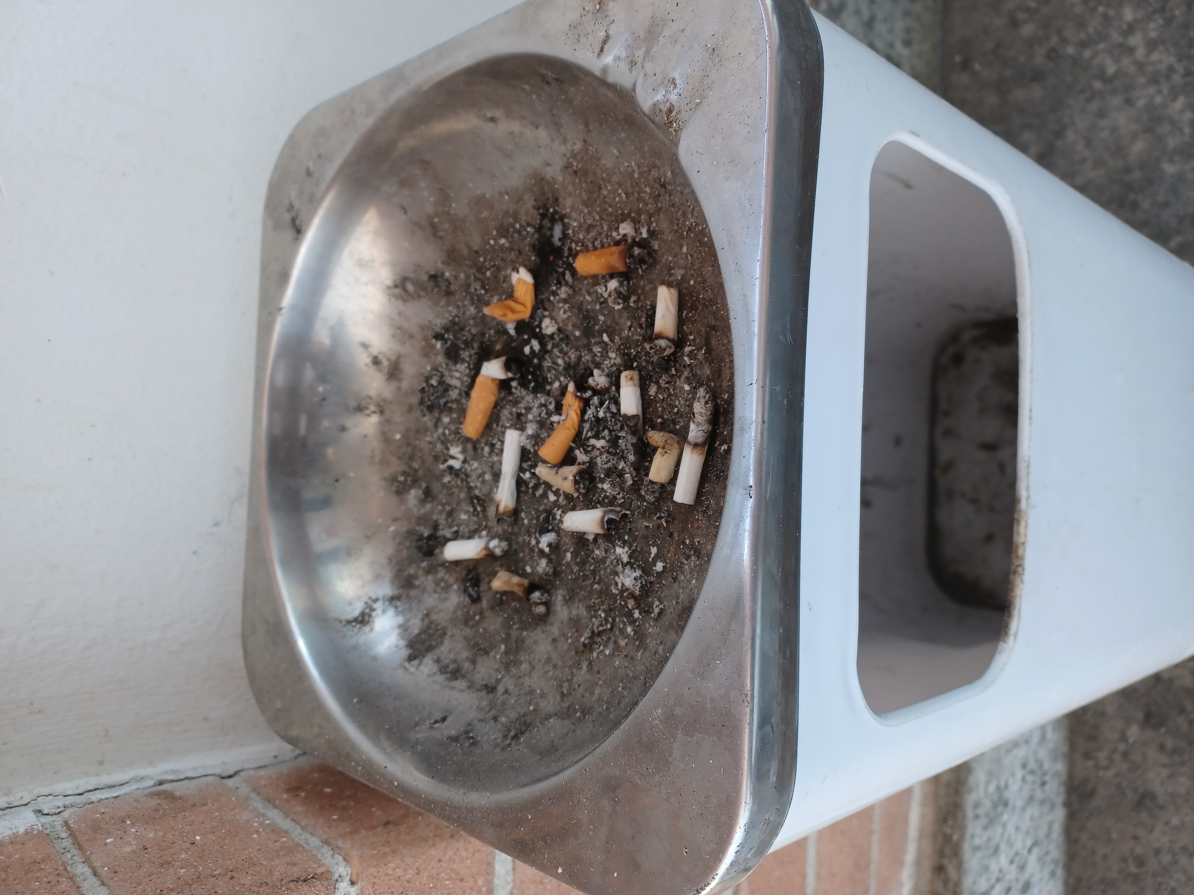 Fumo: col costo di 100 pacchetti si potrebbe salvare una vita