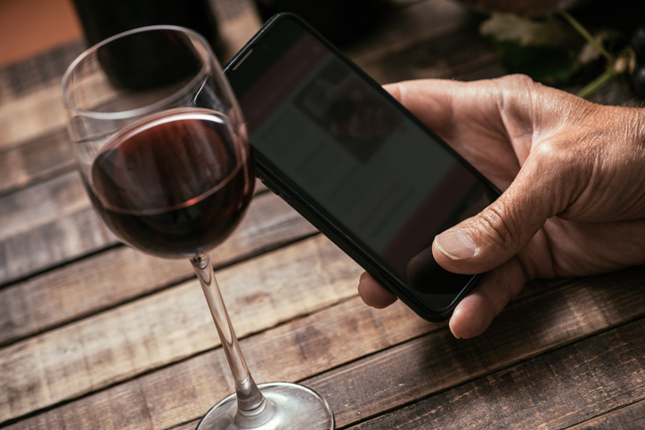 Journal of Studies on Alcohol and Drugs: lo smartphone può capire se sei ubriaco