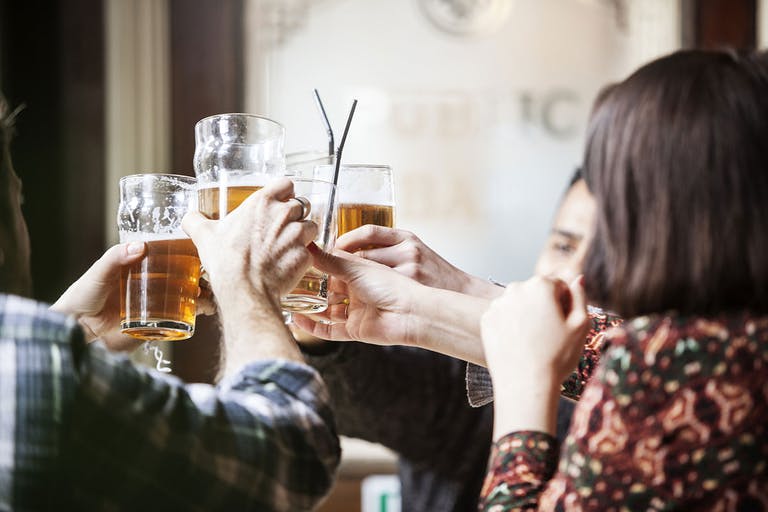 Il falso mito dell’alcol come toccasana per il cuore: i dati di un nuovo studio