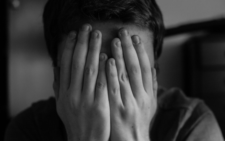 Uomini dipendenti affettivi: tra vergogna e solitudine