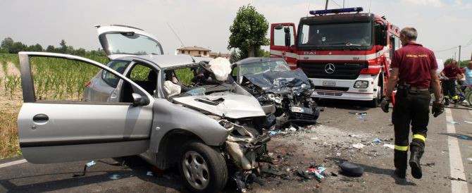 Incidenti stradali mortali: più di un caso al giorno, spesso causati da droga e alcol