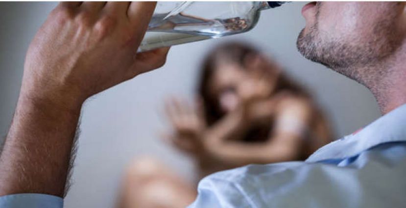 I danni dell’alcol sugli altri: l’importanza di un intervento sui figli di genitori che abusano di alcol